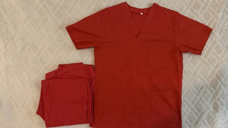 Костюм медичний червоний 44 розмір костюм медицинский красный