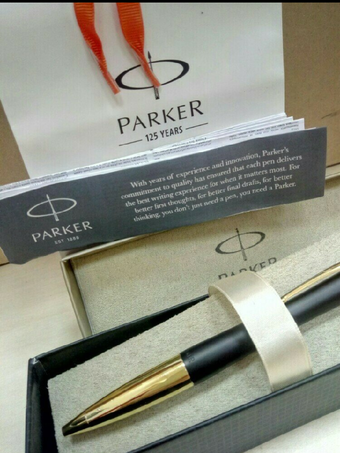 Шариковая ручка Parker Urban Matte Black GT